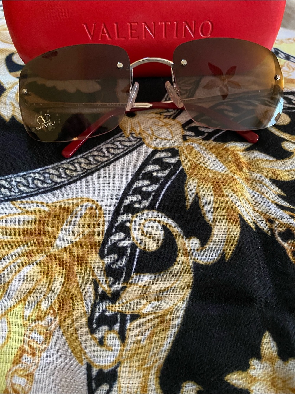 Valentino Made in 🇮🇹 Red Silver Logo Frames Graduated Lenses Sunglasses NWOT